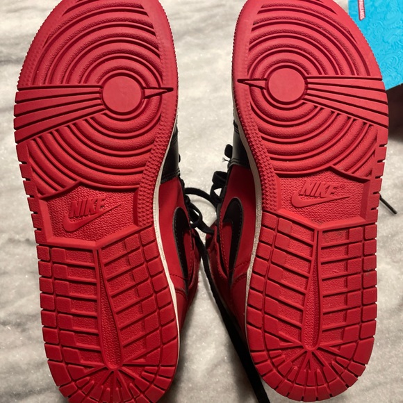 Size 6 youth bred air jordan 1 mids. Worn only a couple times but no box. - Picture 4 of 4